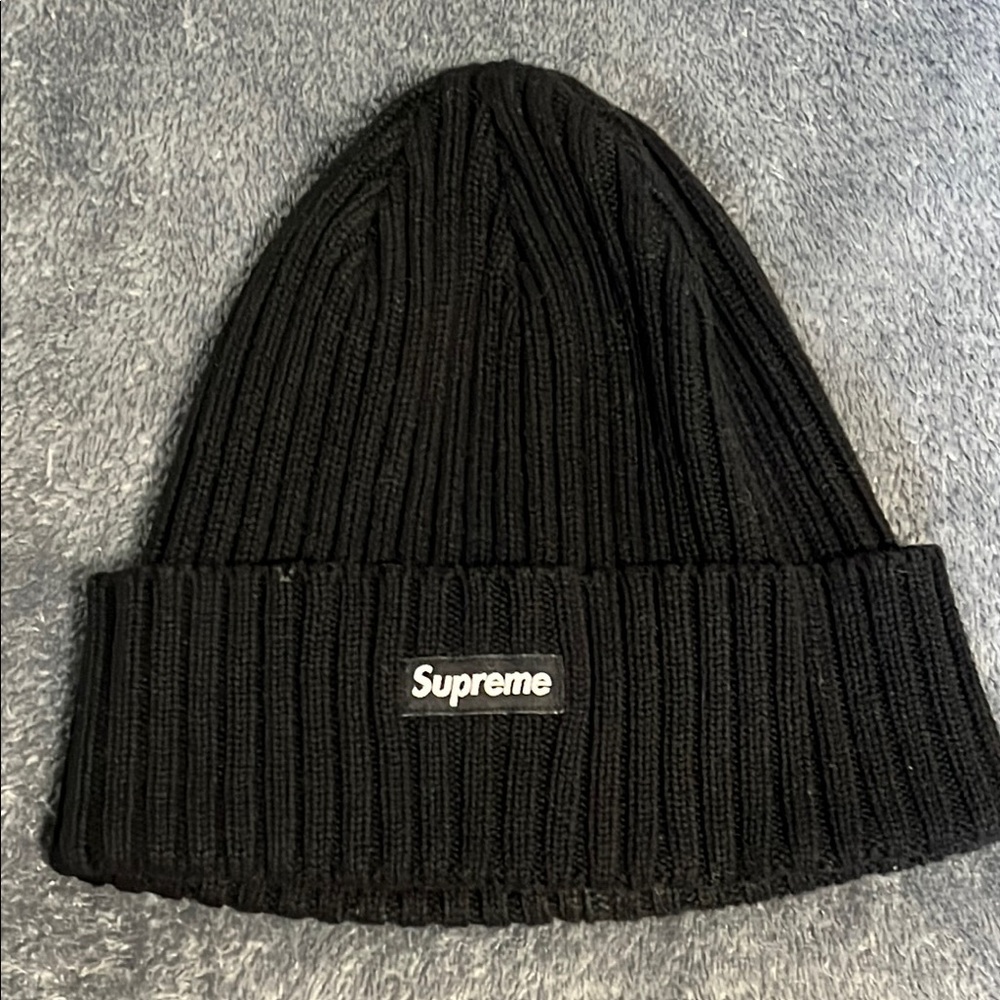 Supreme Black Ribbed Beanie